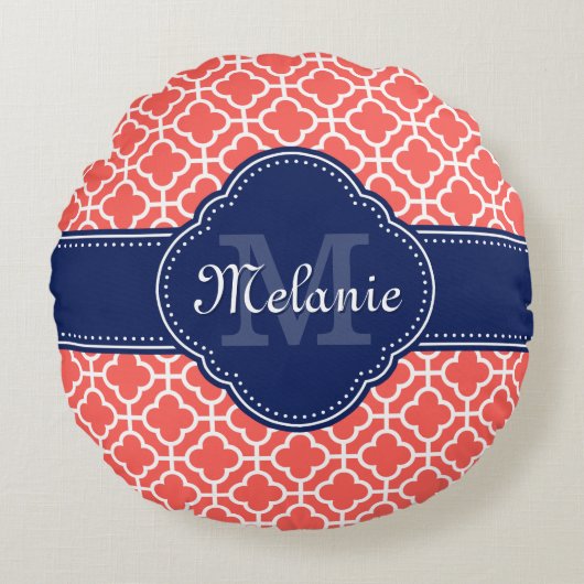 サンゴとWhtモロッコパターン海軍モノグラム ラウンドクッション (正面)