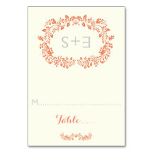 サンゴの葉のフレームとイニシャル結婚の座席表
