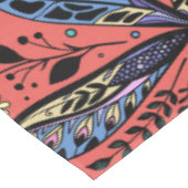 サンゴの赤にドードルバグ テーブルクロス (アングル)