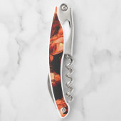 サンゴまたは暗いサケを破壊し、黒い背景 ソムリエナイフ (裏面)