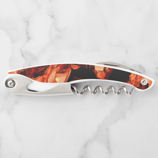 サンゴまたは暗いサケを破壊し、黒い背景 ソムリエナイフ (正面)