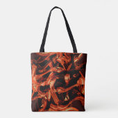 サンゴまたは暗いサケを破壊し、黒い背景 トートバッグ (裏面)