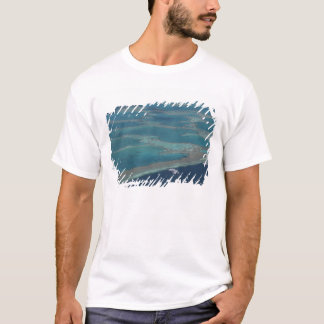 サンゴ礁近くのダイビングプラットフォーム グレートバリア Tシャツ