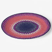 サンゴ、ナス、マゼンタ、青い万華鏡のように千変万化するパターン ペーパープレート (アングル)
