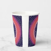 サンゴ、ナス、マゼンタ、青い万華鏡のように千変万化するパターン 紙コップ (左)