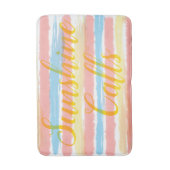 サンシャインがピンクブルーイエローウォーター色のストライプ バスマット (正面縦)