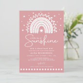 サンシャインレインボーベビーシャワーのミュートされたピンクの光線 招待状 (スタンド正面)