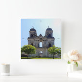 サンジャンダンジェリー修道院。 スクエア壁時計 (ホーム)