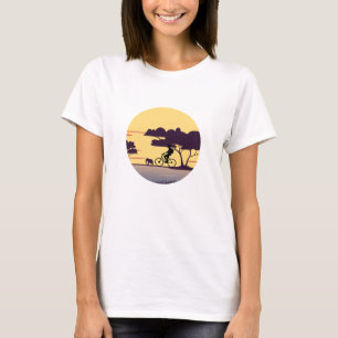 サンセットでサファリ自転車に乗る – サイクリストと象 Tシャツ