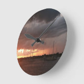 サンセットとボートを水に写真 ラウンド壁時計 (傾斜)