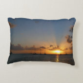サンセットと帆船の熱帯風景写真 アクセントクッション (裏面)