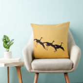 サンセットに着陸するサンドヒルクレーン クッション (椅子)