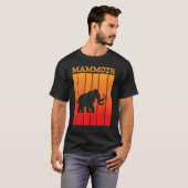 サンセットの巨大な影のシルエット Tシャツ (正面フル)