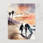 サンセットの水の色でサーファーのカップル日付を保存 ポストカード (正面)