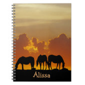 サンセットの風景に対する馬のシルエット ノートブック (正面)