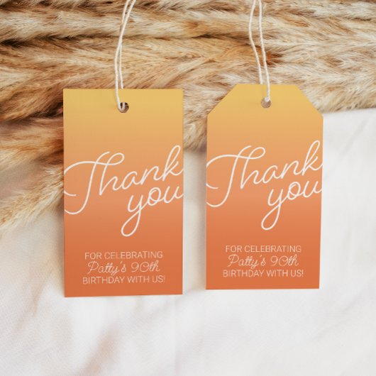 サンセットオレンジ色のグラデーションありがとう誕生日の好意 ギフトタグ