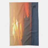 サンセットクラウドと帆船シースケープ キッチンタオル (縦)