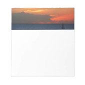 サンセットクラウドと帆船シースケープ ノートパッド (正面)