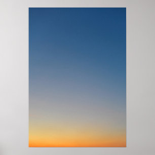サンセットグラディエント背景ブルーオレンジ色の夕べ空 ポスター