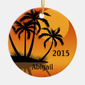 サンセットパーソナライズされたとパームツリーズトロピカルビーチ セラミックオーナメント (正面)