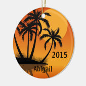 サンセットパーソナライズされたとパームツリーズトロピカルビーチ セラミックオーナメント (左)