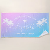サンセットパームツリーズガールズバケーション名前をカスタムする ビーチタオル (正面)