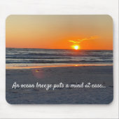 サンセットビーチ写真と引用文 マウスパッド (正面)