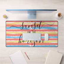 サンセットホライゾンピンクイエローブルーウォーター色のストライプ