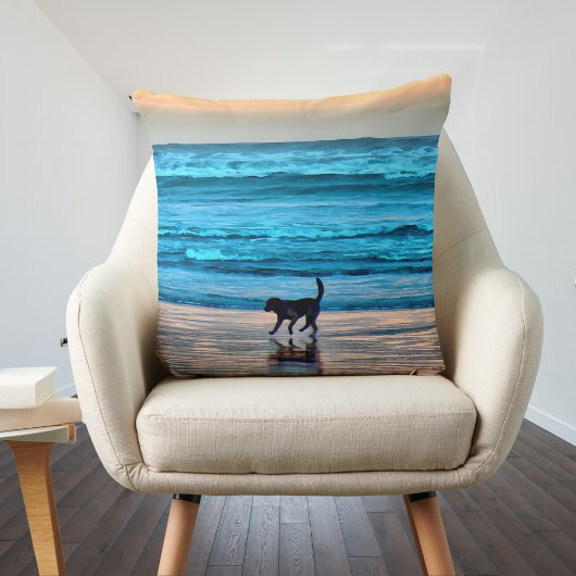 サンセット上の跳ね上げ犬のビーチシミュレート水色 クッション