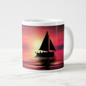 サンセット、海、セーリングボート ジャンボコーヒーマグカップ (正面右)
