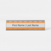 サンセリフフォントグレーオレンジデスク名プレート デスクネームプレート (正面)