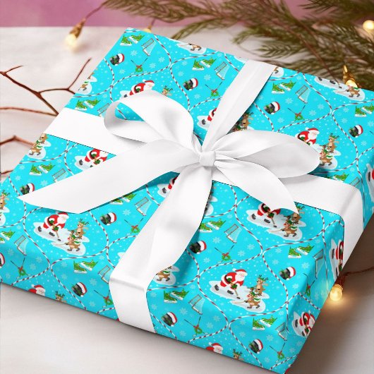 サンタがアイスホッケーをするクリスマスパターン ラッピングペーパー