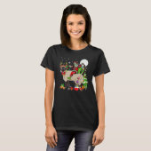 サンタがトナカイに乗るシャム猫のクリスマスツリー Tシャツ (正面フル)
