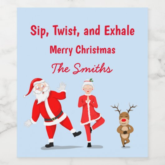 サンタさんがクロース&トナカイ夫人とヨガをしようとしている ワインラベル (シングルラベル)