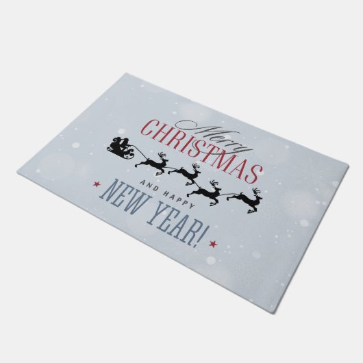 サンタと彼のトナカイ飛んでいるシルエットクリスマス ドアマット (アングル)