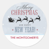 サンタと彼のトナカイ飛んでいるシルエットクリスマス ラウンドシール (正面)