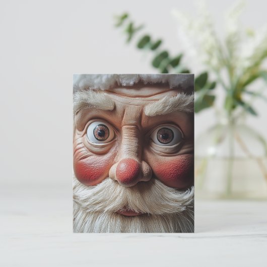 サンタのおどろいた表情のクローズアップ ポストカード (スタンド正面)