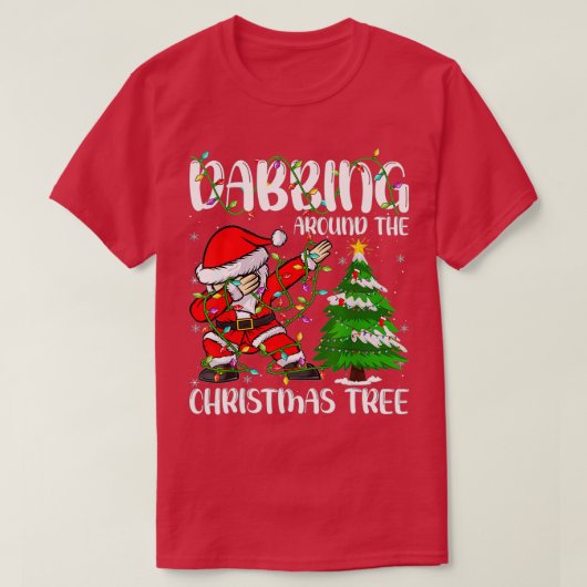 サンタのまわりにー・ダビング・ザ・クリスマス・ツリー・ライツ・キッド Tシャツ (デザイン正面)
