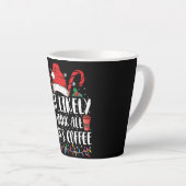 サンタのコーヒーを飲み干しそうなクリスマス カフェラテマグ (右アングル)