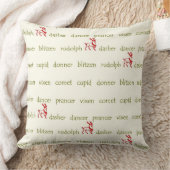 サンタのトナカイはクリスマスの枕を示します クッション (ブランケット)