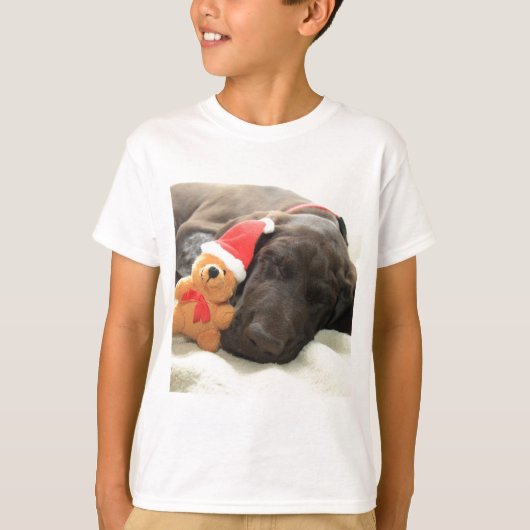 サンタの夢 – ドイツのショートヘアの子犬 Tシャツ (正面)