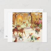 サンタの小妖精や小人は彼のそりに贈り物を積み込む シーズンポストカード (正面/裏面)