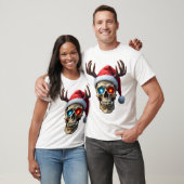 サンタの帽子とツリー角のクリスマス・スカル ミスティック Tシャツ (ユニセックス)