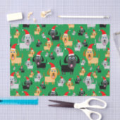 サンタの帽子のおもしろいそしてかわいい小犬 薄葉紙 (クラフト)