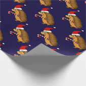 サンタの帽子のクリスマスの芸術のおもしろいなハリネズミ ラッピングペーパー (角)