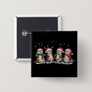 サンタの帽子をかぶったかわいいクリスマスのカワウソ 面白い動物 缶バッジ