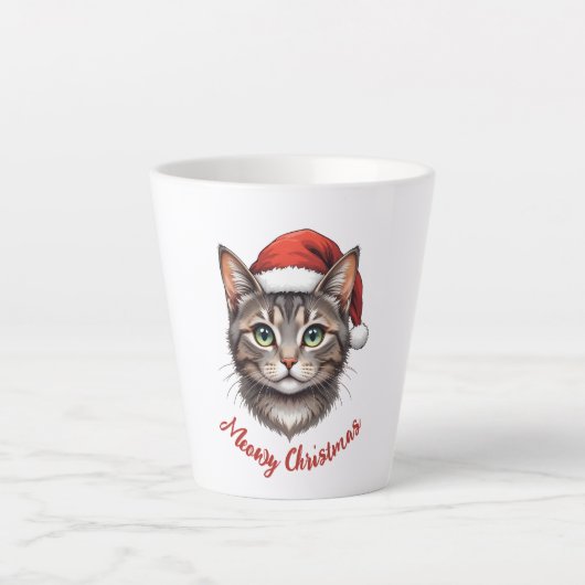 サンタの帽子をかぶったカスタムかわいいクリスマス猫 カフェラテマグ (正面)