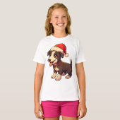サンタの帽子をかぶったキュートで陽気なクリスマスパピー Tシャツ (正面フル)