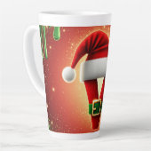 サンタの帽子をかぶったクリスマスのモノグラムV(名入れ可能) カフェラテマグ (左アングル)