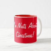 サンタの帽子をかぶったクリスマスのリス ツートーンマグカップ (正面右)